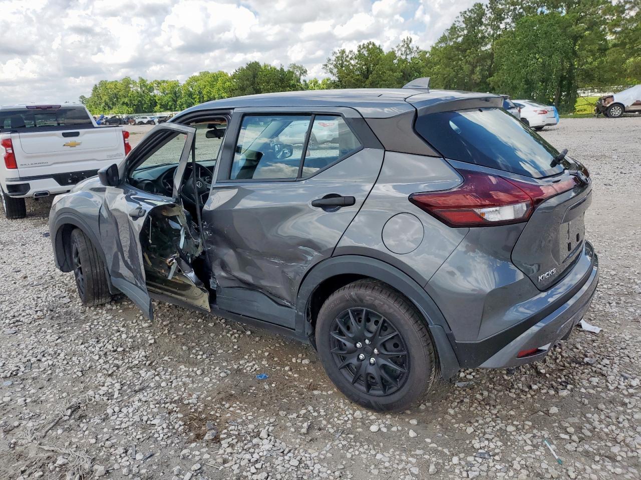 2022 NISSAN KICKS