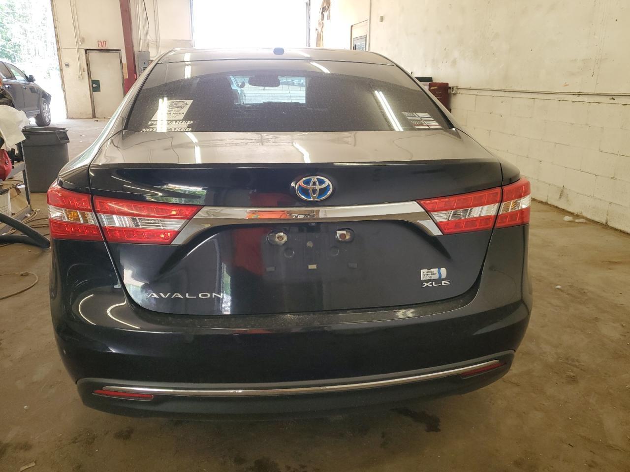 2013 TOYOTA Avalon