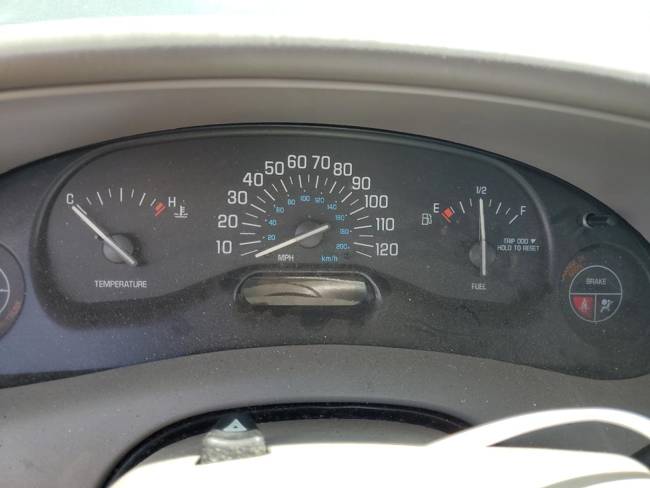 2004 BUICK Century