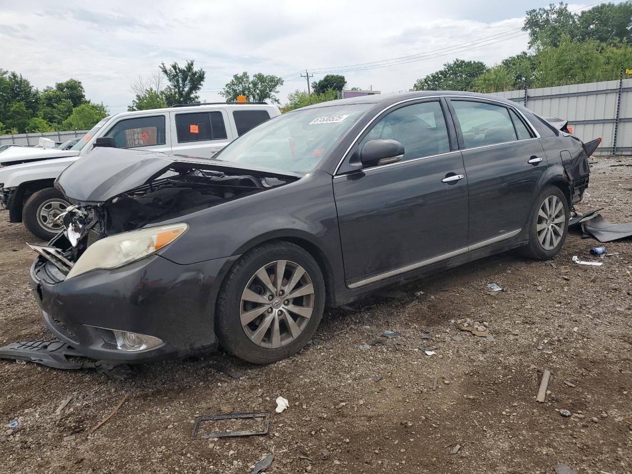 2011 TOYOTA Avalon