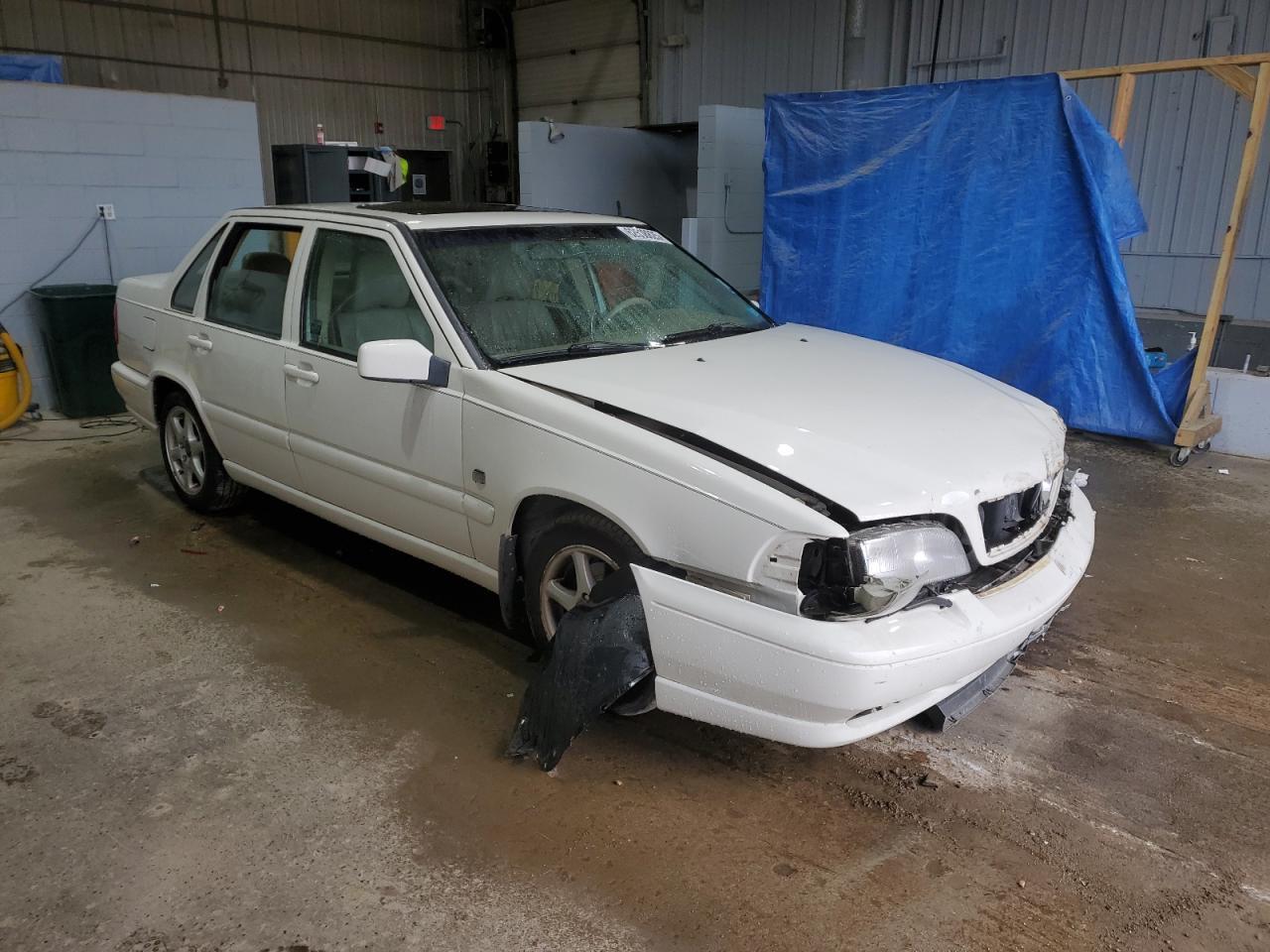1999 VOLVO S70