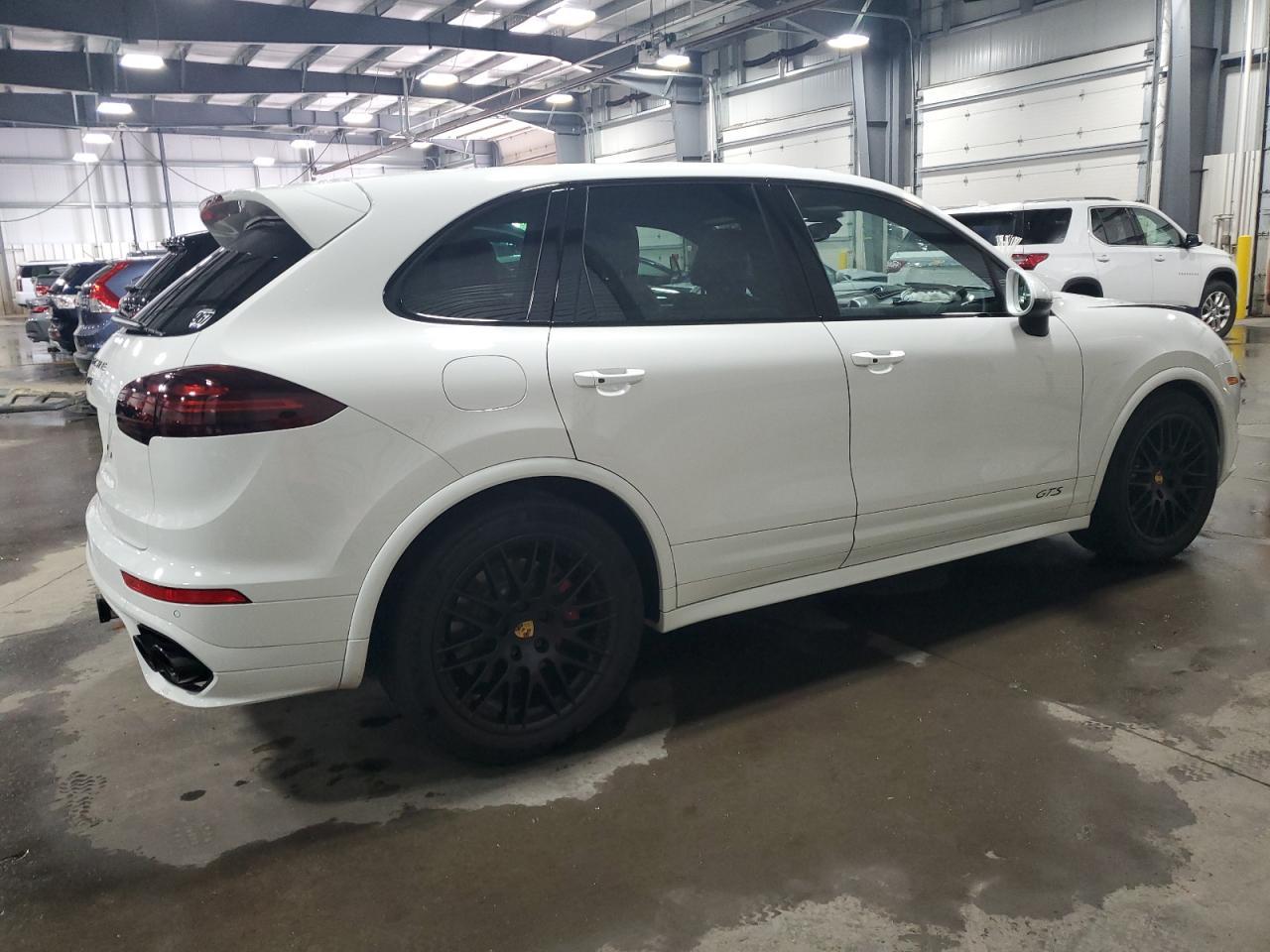 2017 PORSCHE CAYENNE