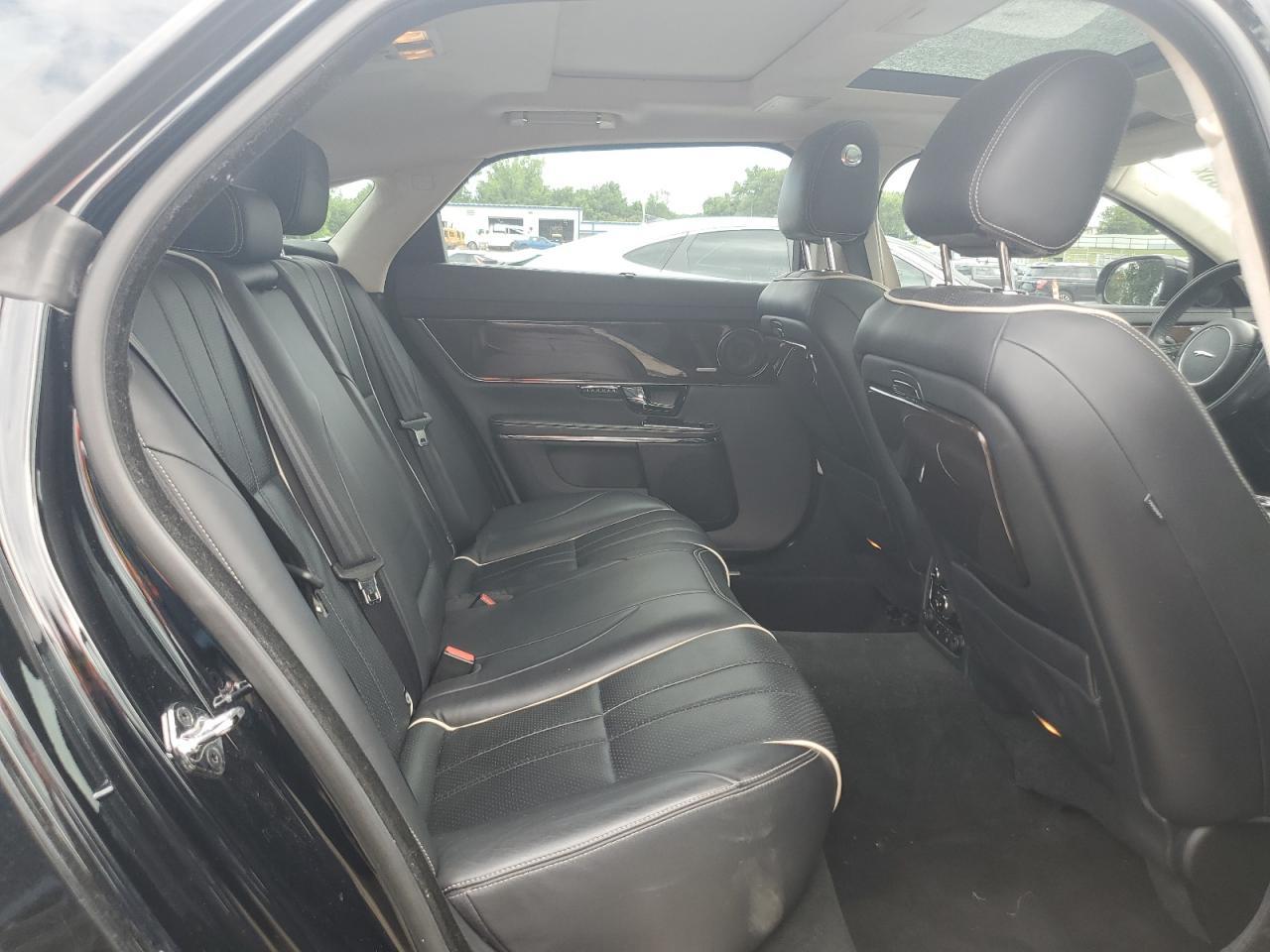 2011 JAGUAR Xj-Series