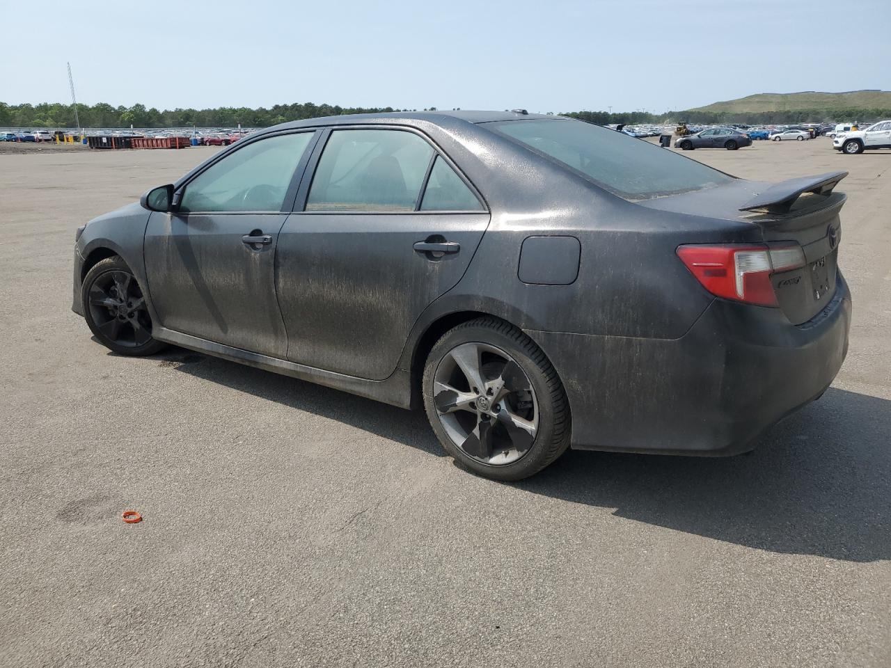 2014 TOYOTA CAMRY