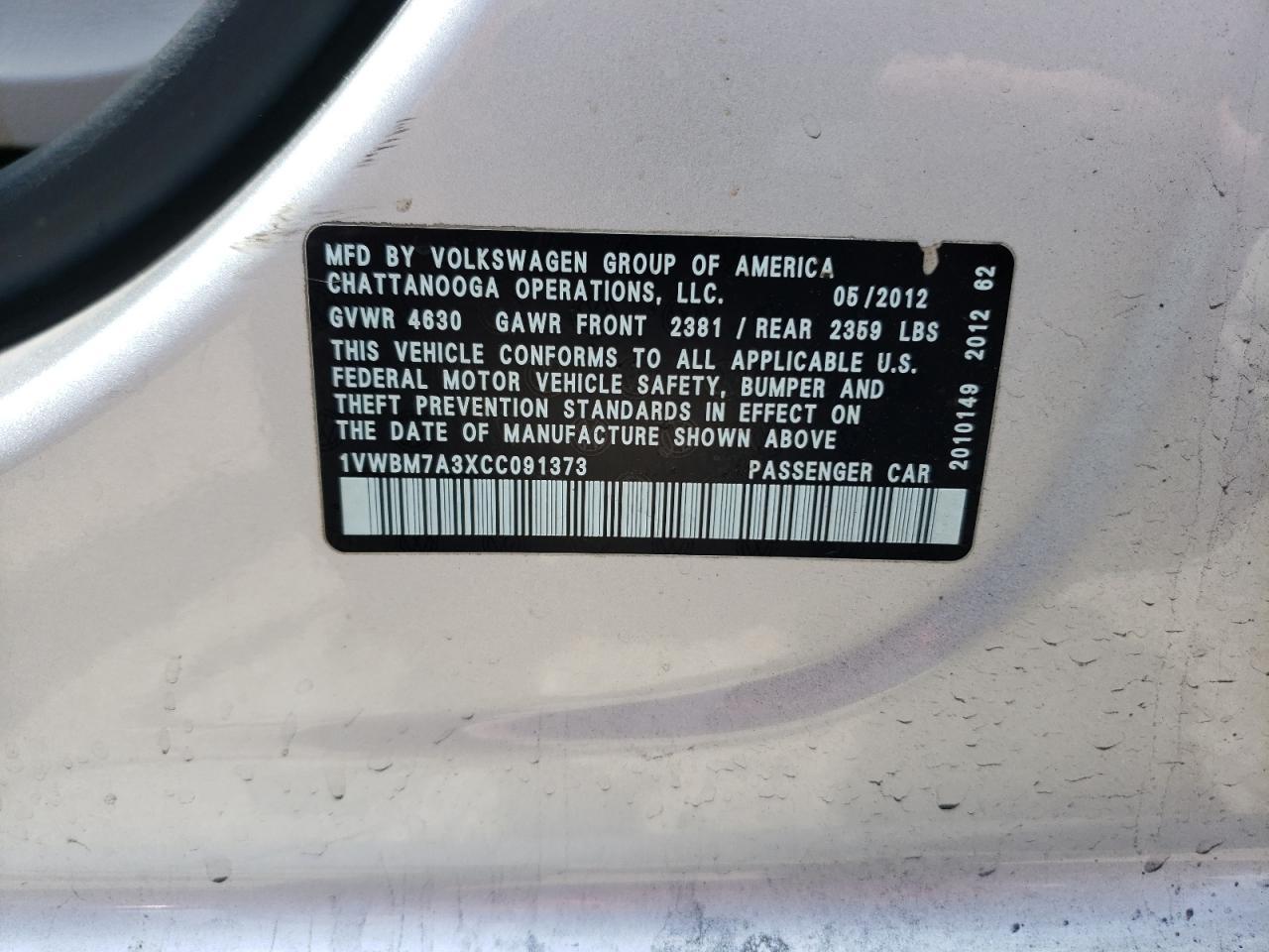 2012 VOLKSWAGEN Passat
