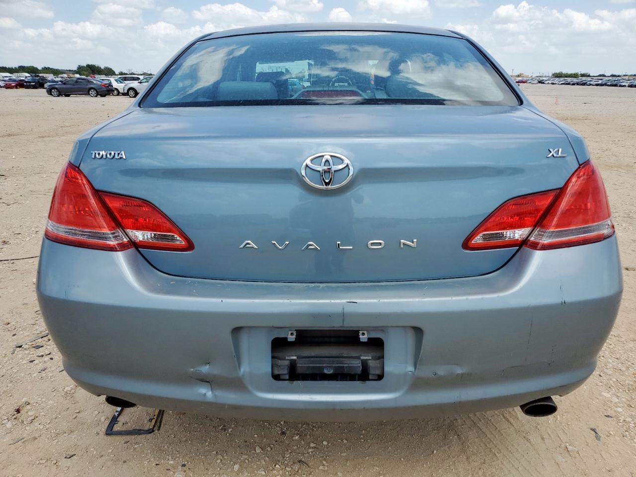 2006 TOYOTA Avalon