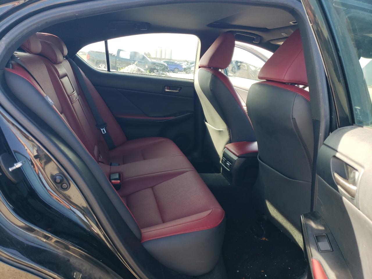 2022 LEXUS Is