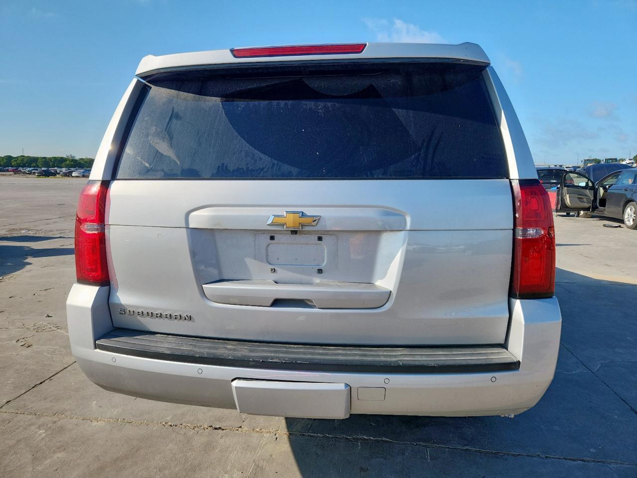 2016 CHEVROLET Suburban