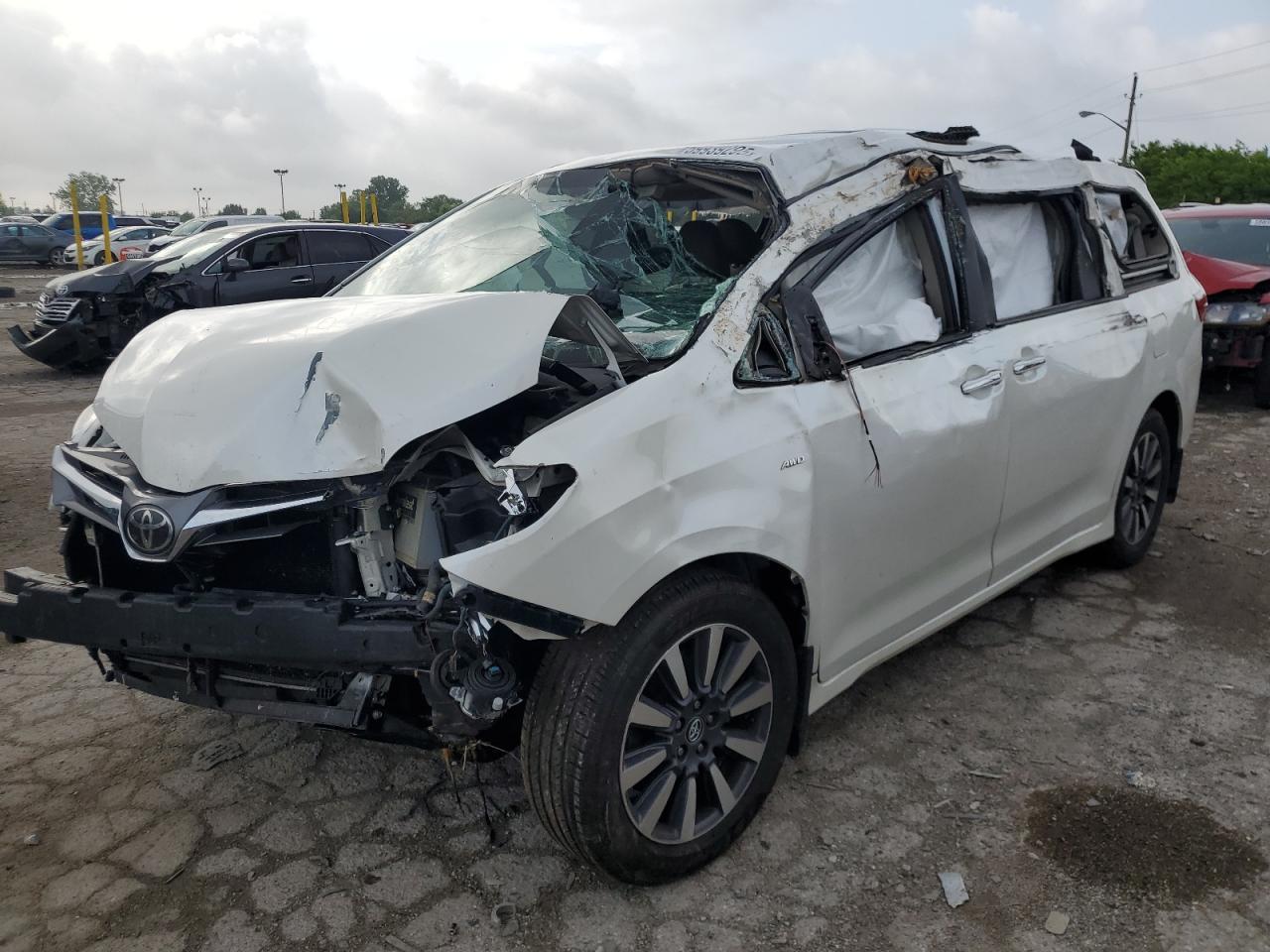 2018 TOYOTA SIENNA