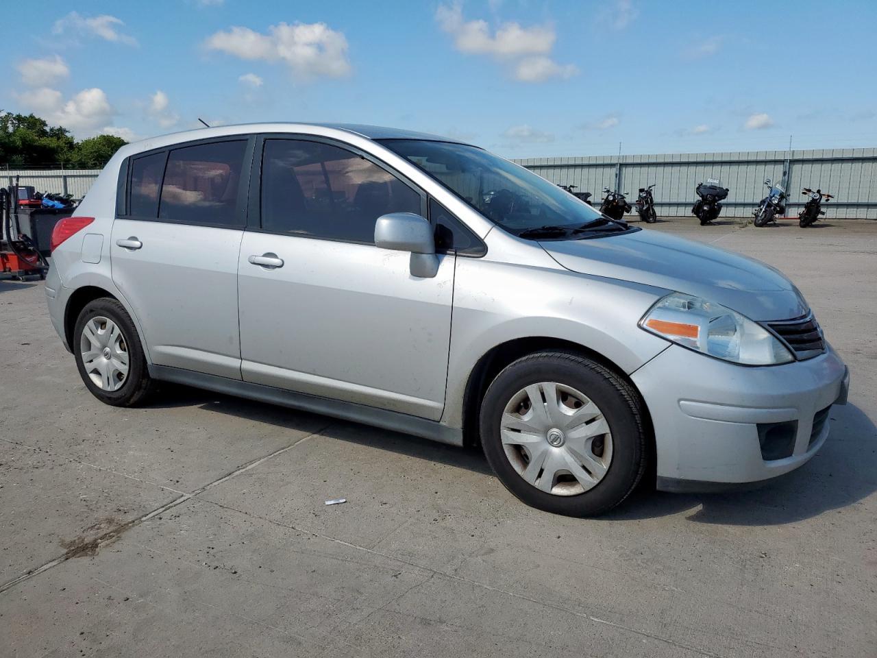 2012 NISSAN VERSA
