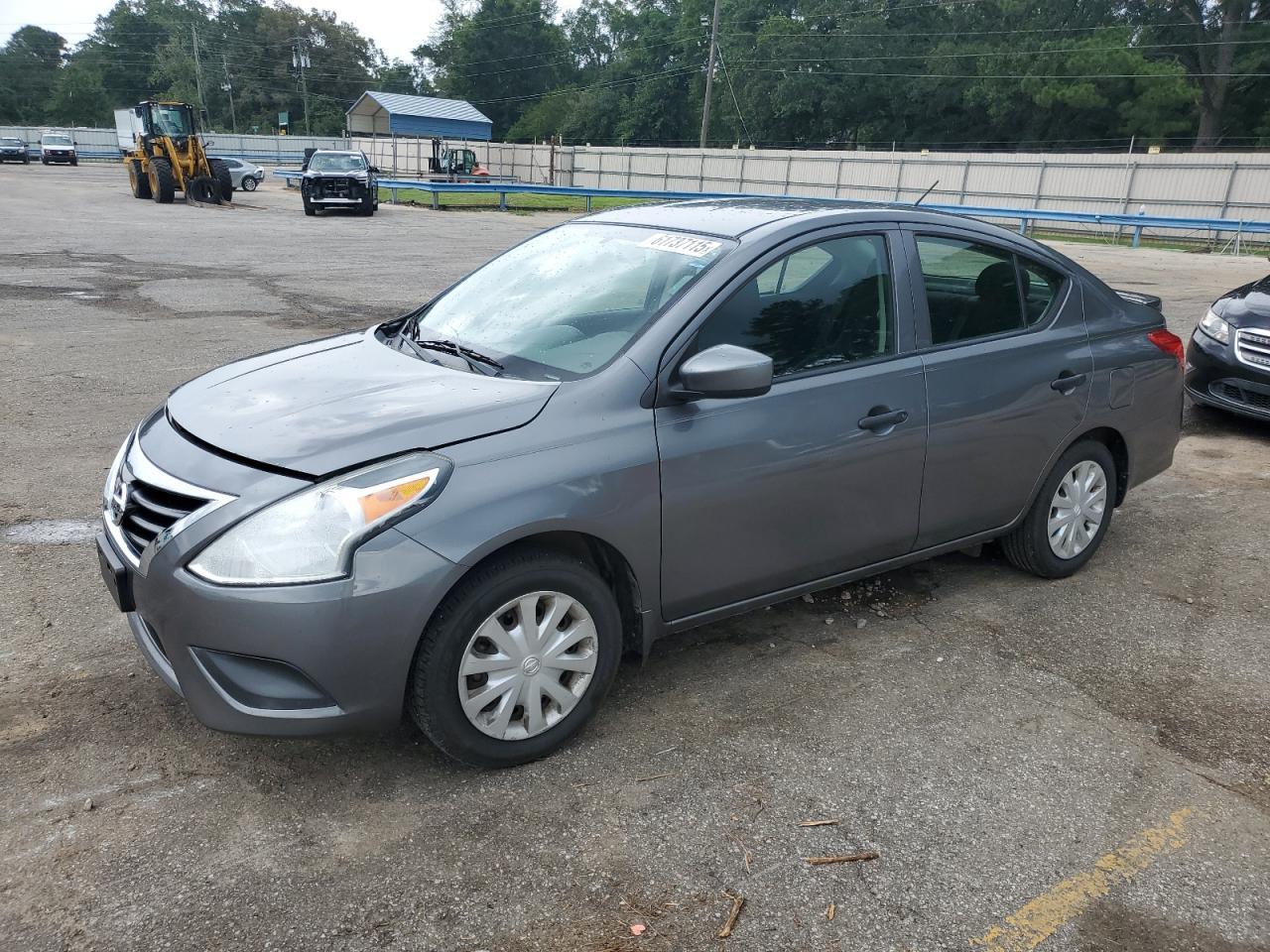 2017 NISSAN VERSA