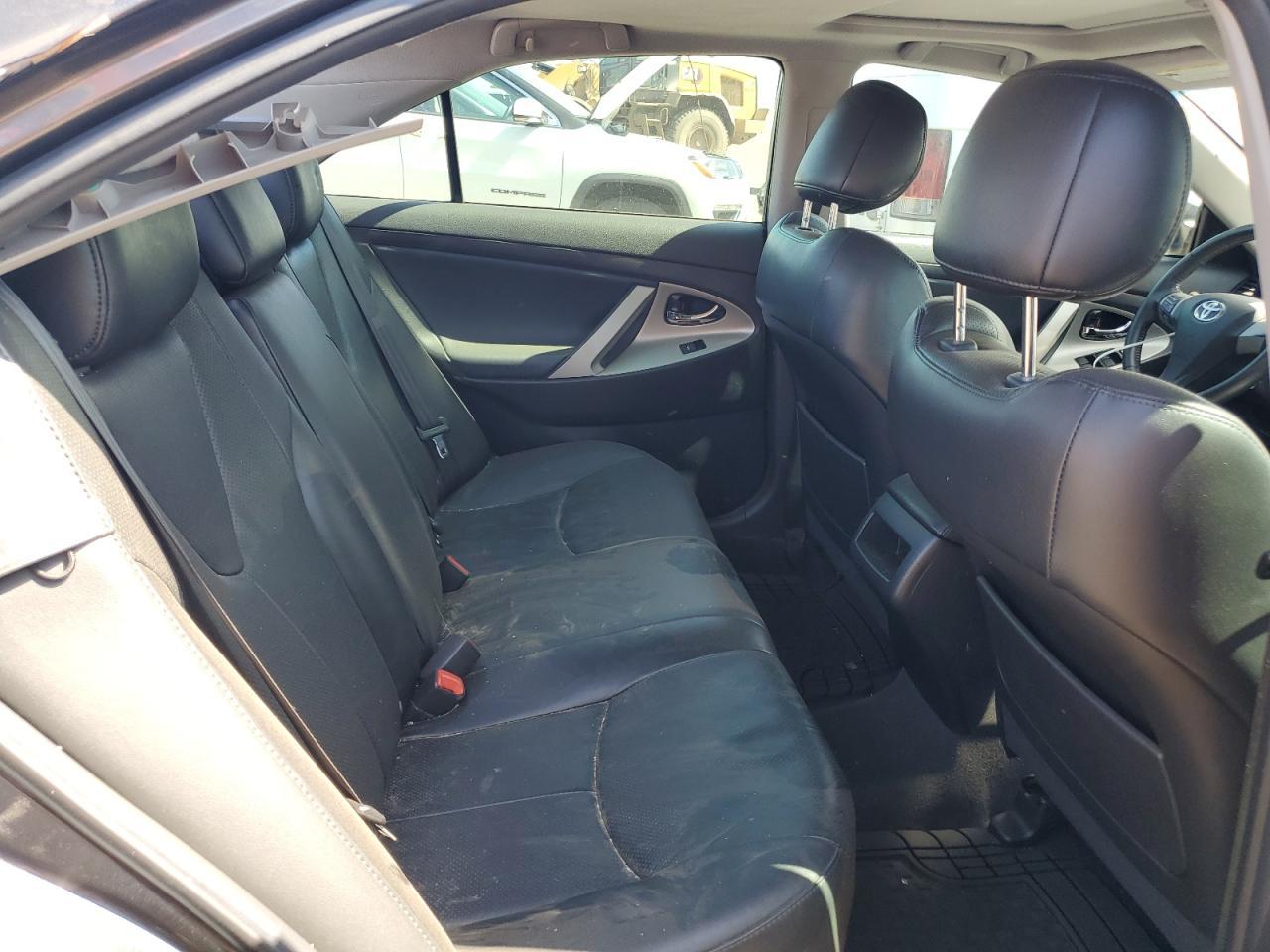 2011 TOYOTA CAMRY
