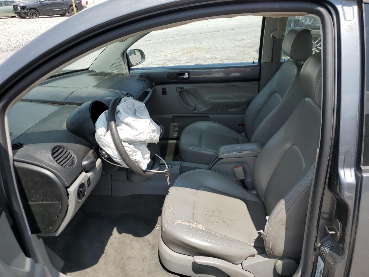 2004 VOLKSWAGEN Beetle