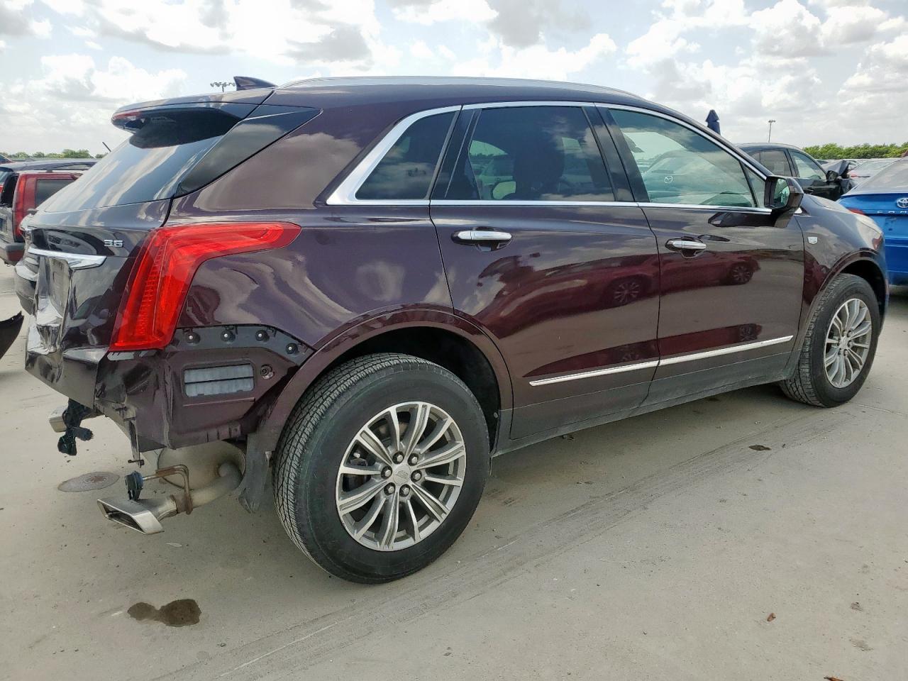 2017 CADILLAC XT5
