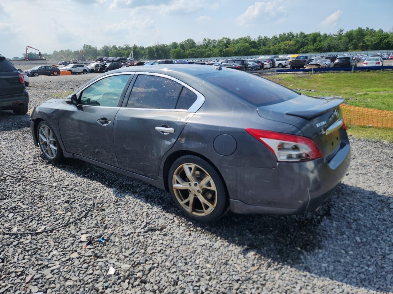 2011 NISSAN Maxima