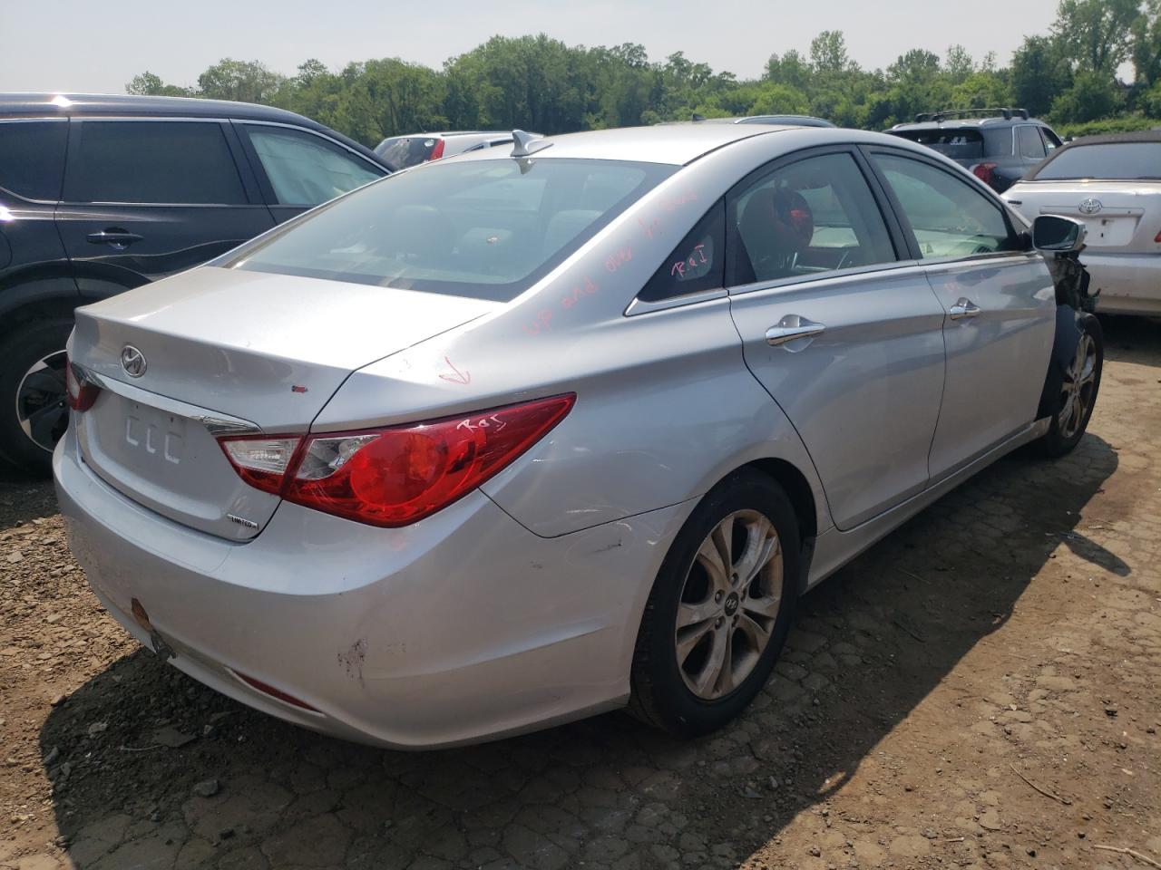 2011 HYUNDAI SONATA
