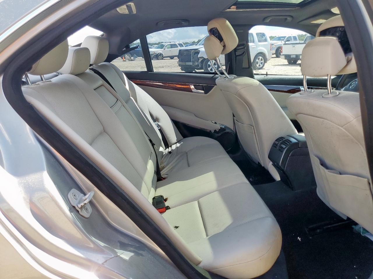 2011 MERCEDES-BENZ C-CLASS