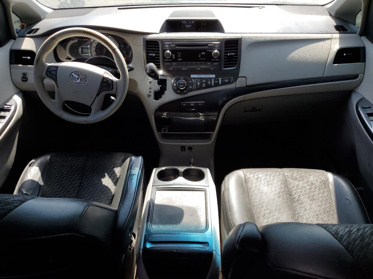 2014 TOYOTA SIENNA
