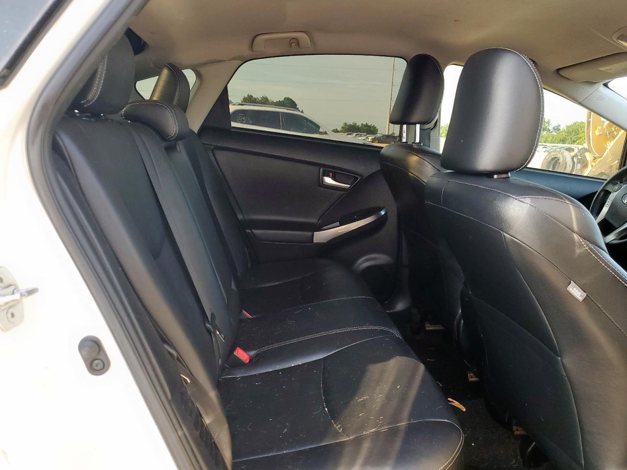 2015 TOYOTA PRIUS