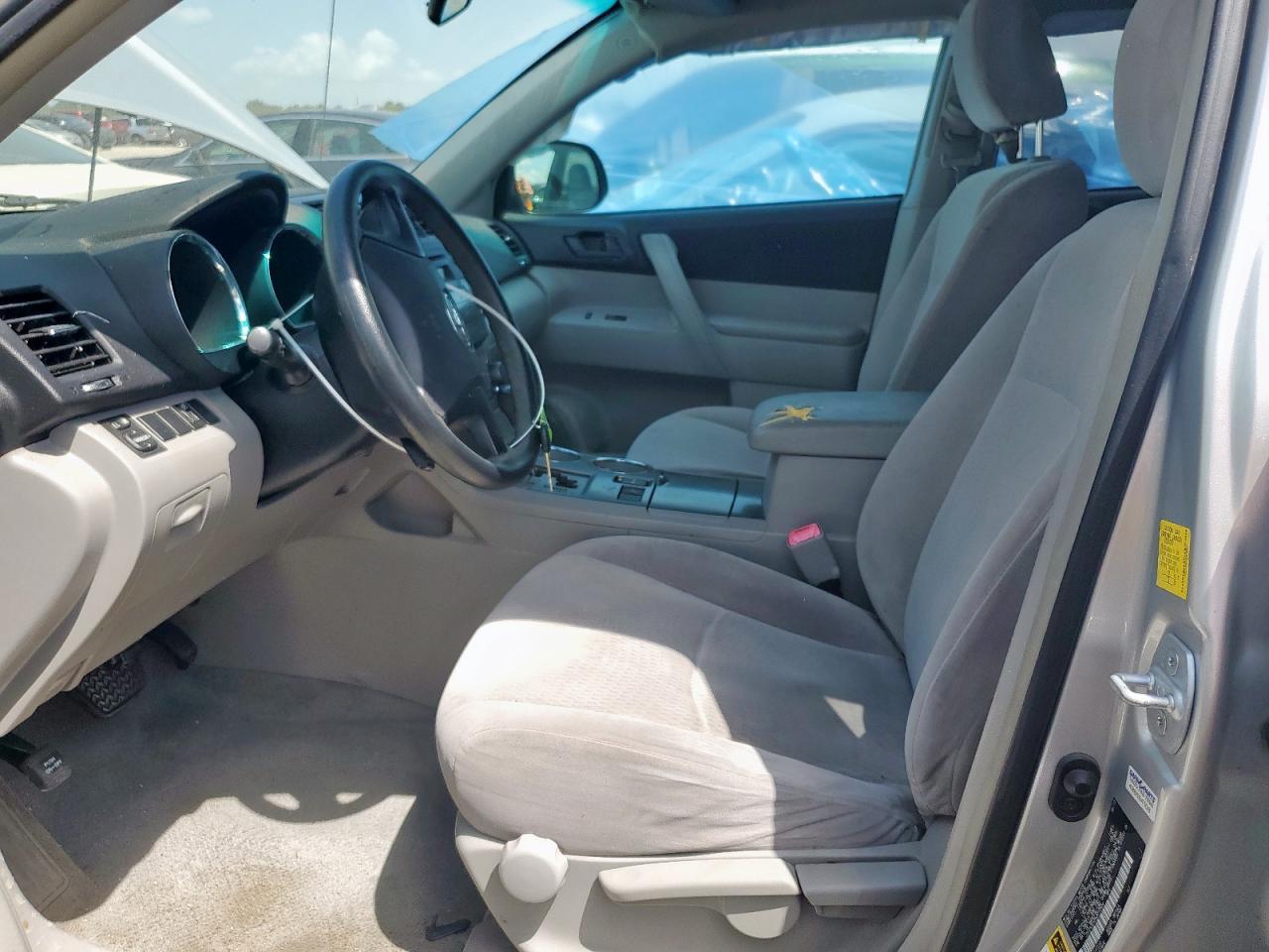 2010 TOYOTA HIGHLANDER