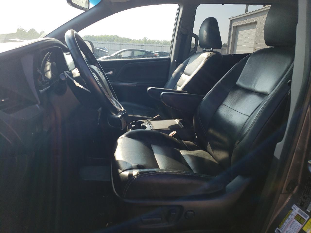 2015 TOYOTA SIENNA