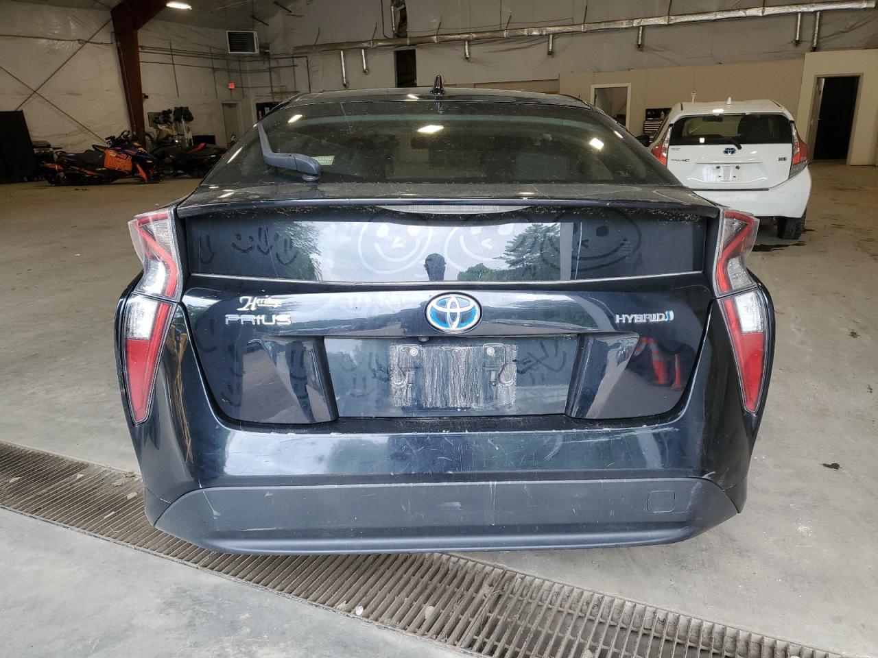 2016 TOYOTA PRIUS