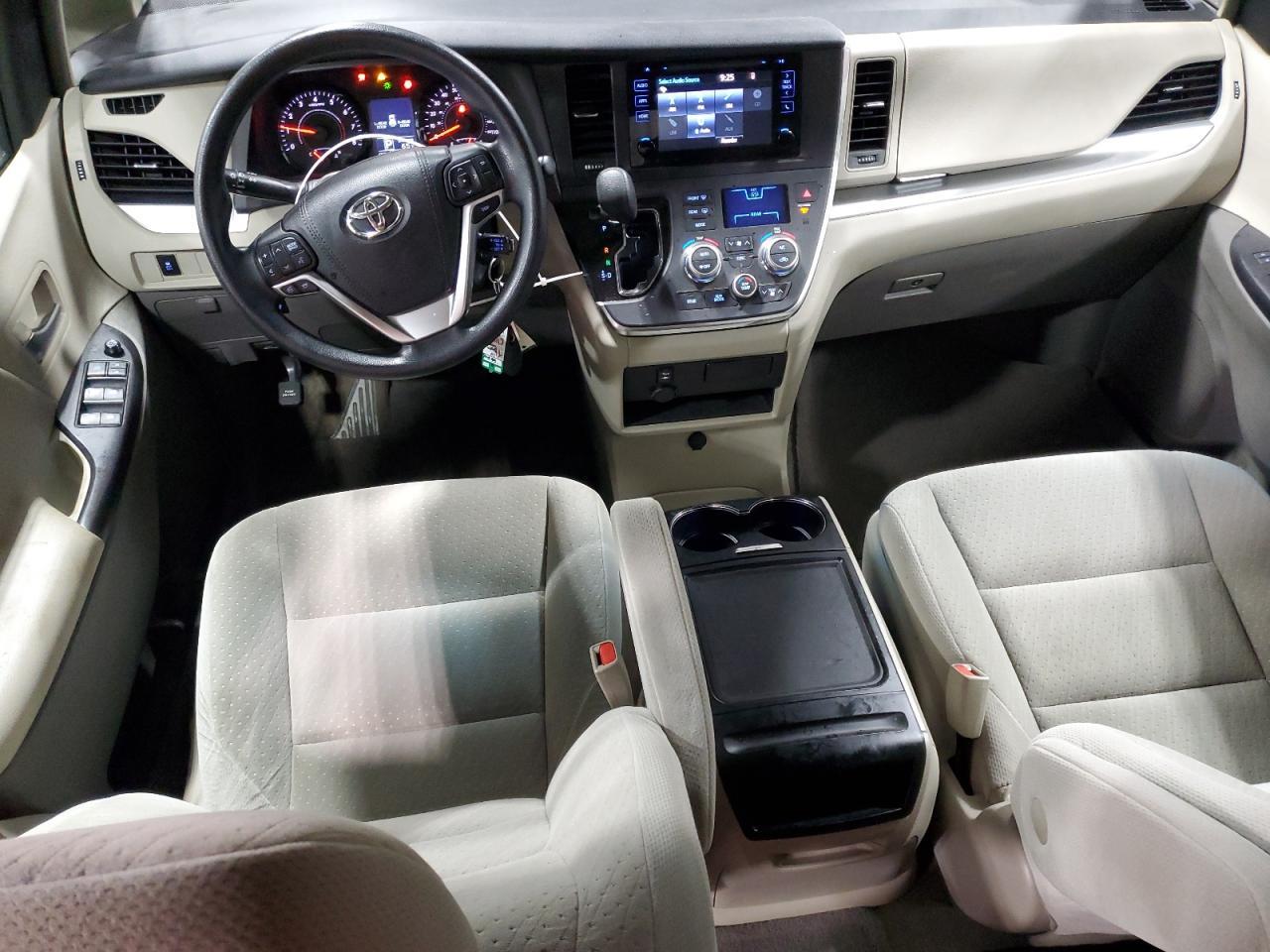 2016 TOYOTA SIENNA