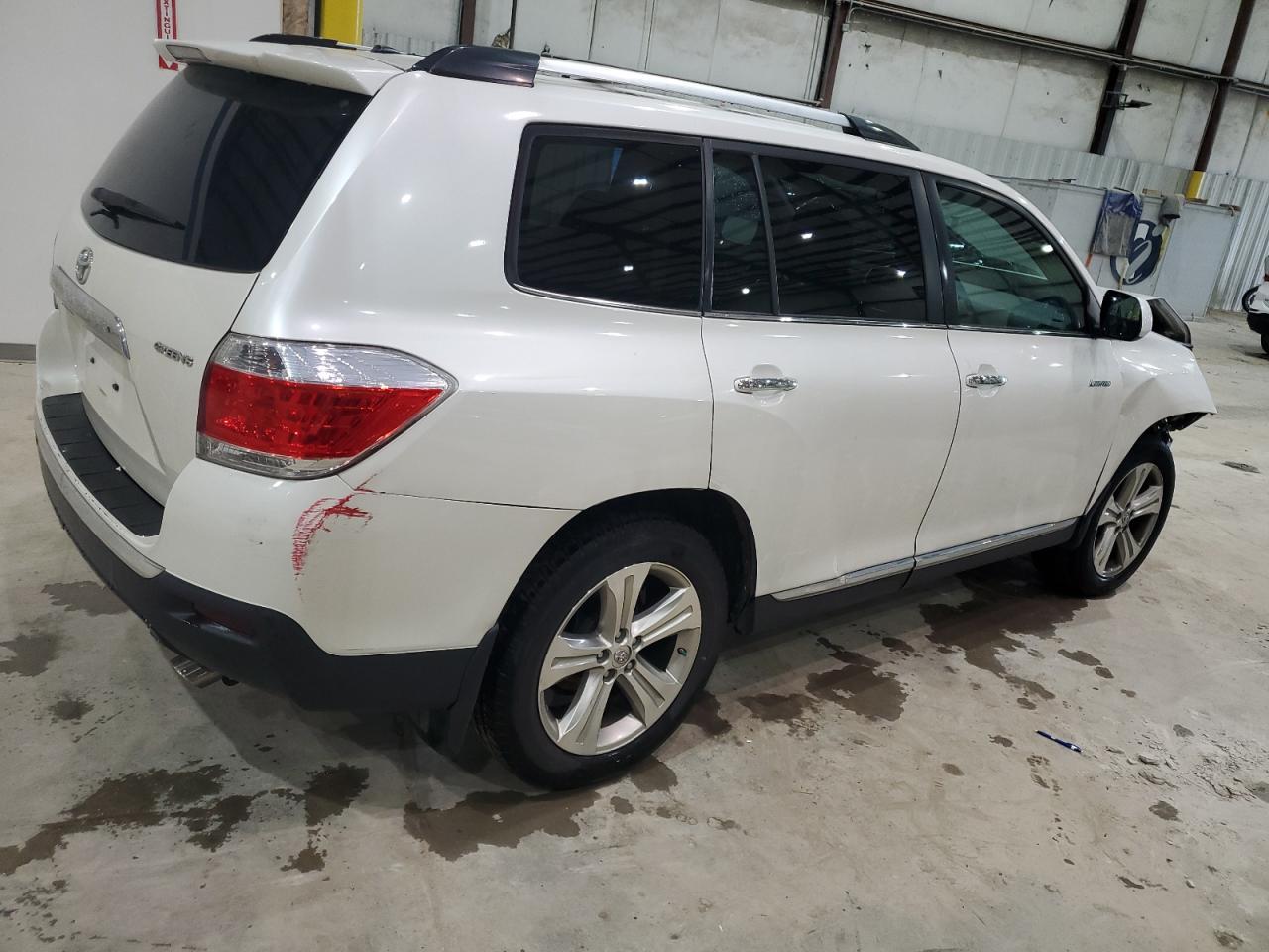 2013 TOYOTA HIGHLANDER