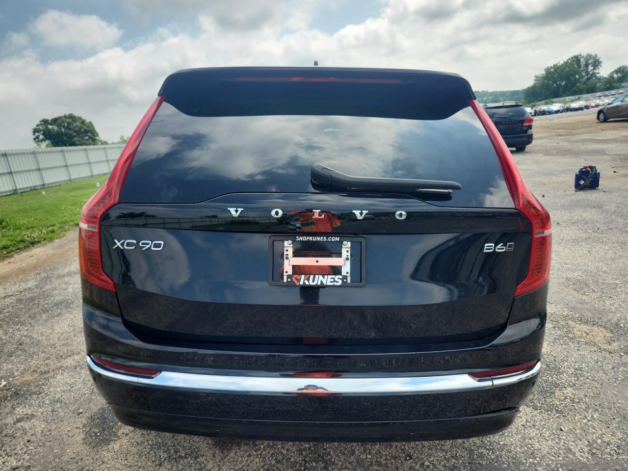2023 VOLVO XC90