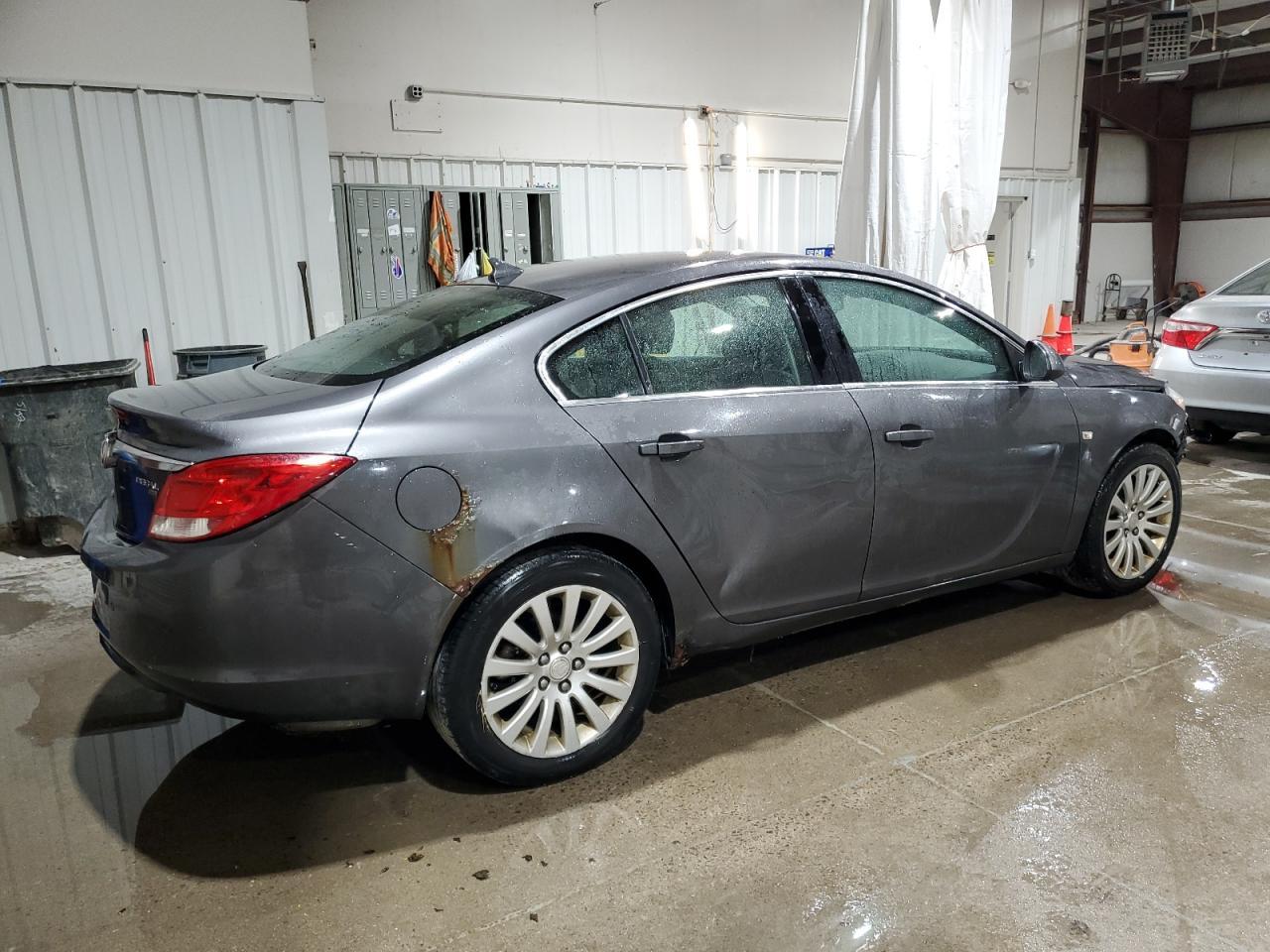 2011 BUICK Regal