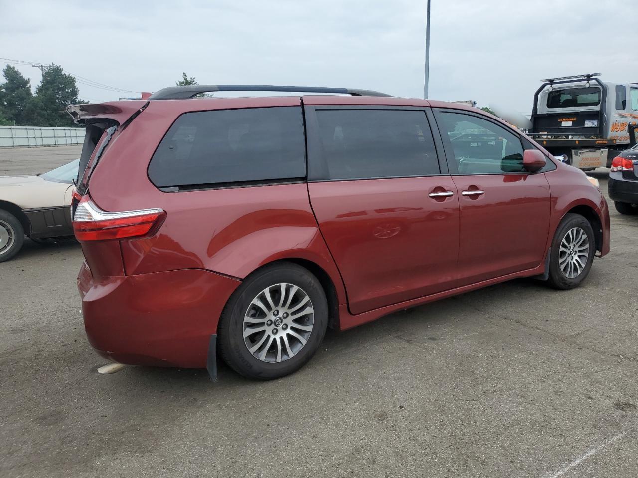 2019 TOYOTA SIENNA