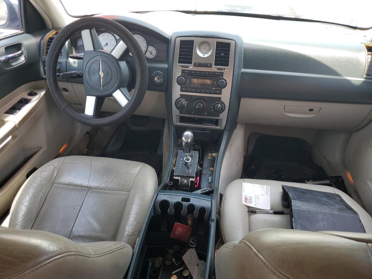 2005 CHRYSLER 300