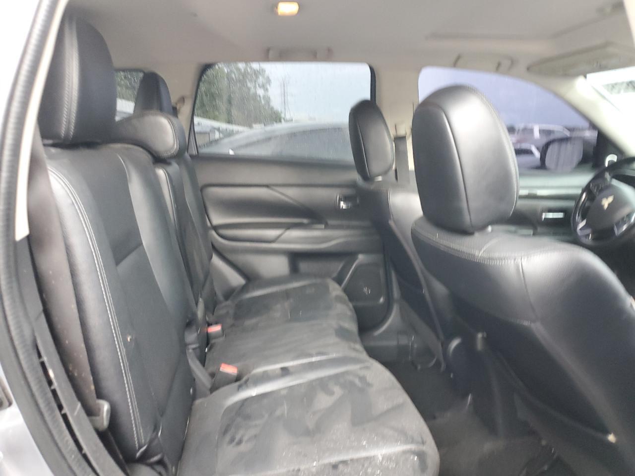 2016 MITSUBISHI outlander
