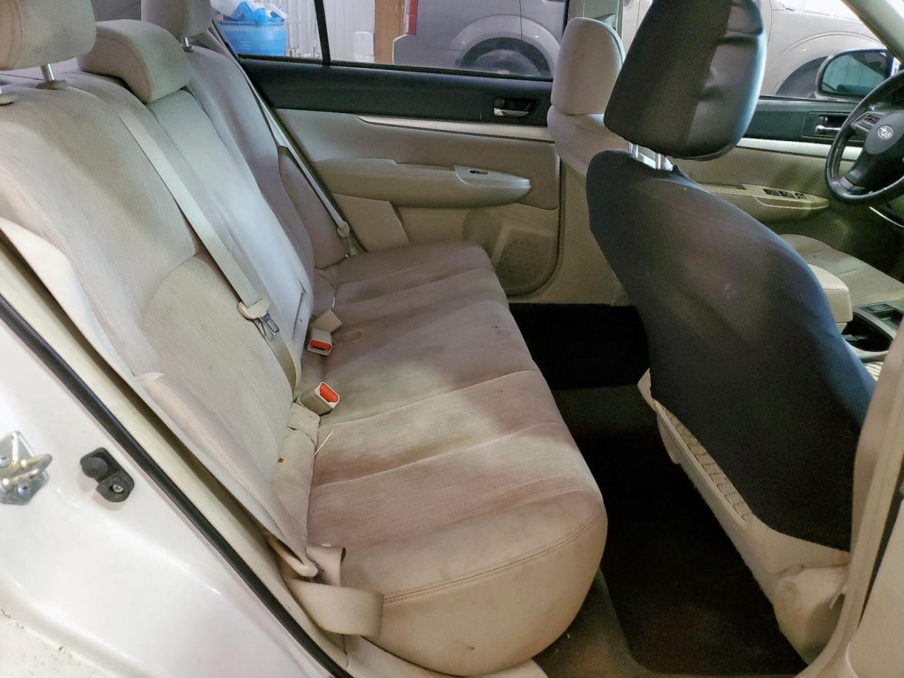 2014 SUBARU Legacy