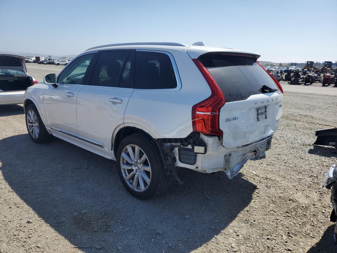 2017 VOLVO XC90