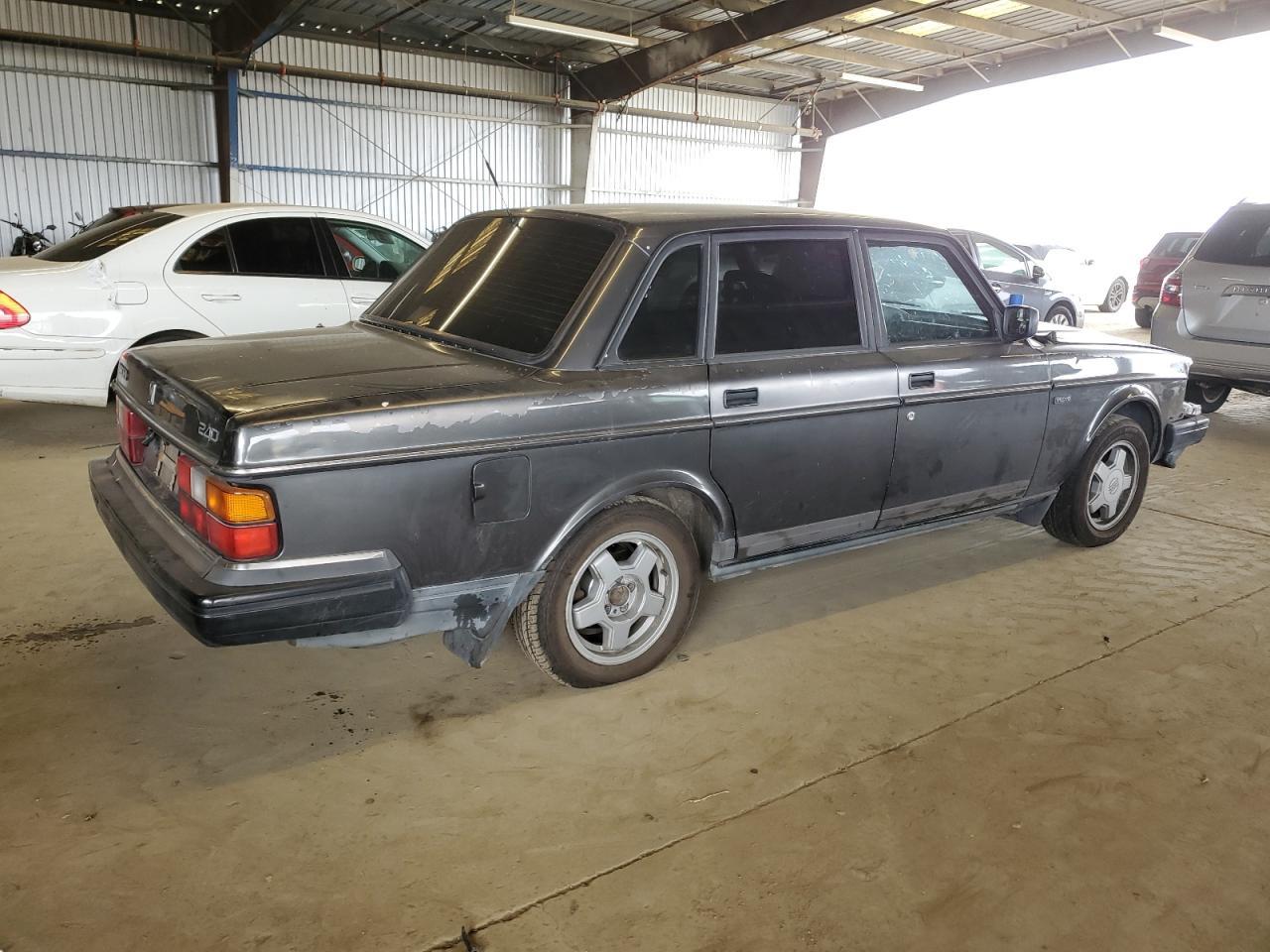 1993 VOLVO 240
