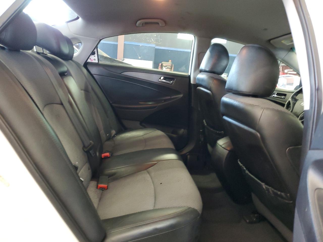 2011 HYUNDAI SONATA
