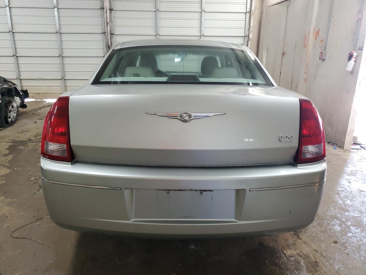 2005 CHRYSLER 300