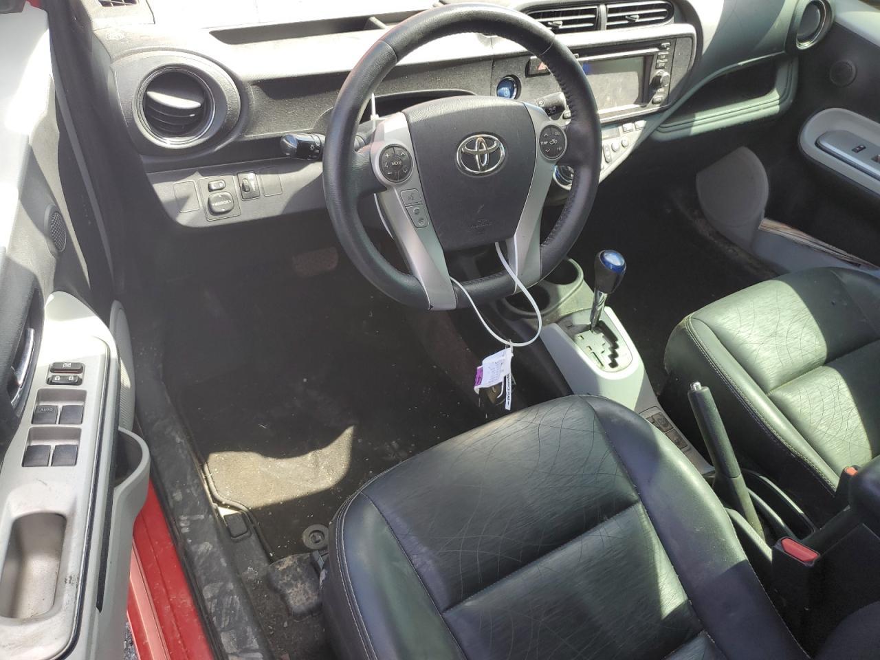 2013 TOYOTA Prius c