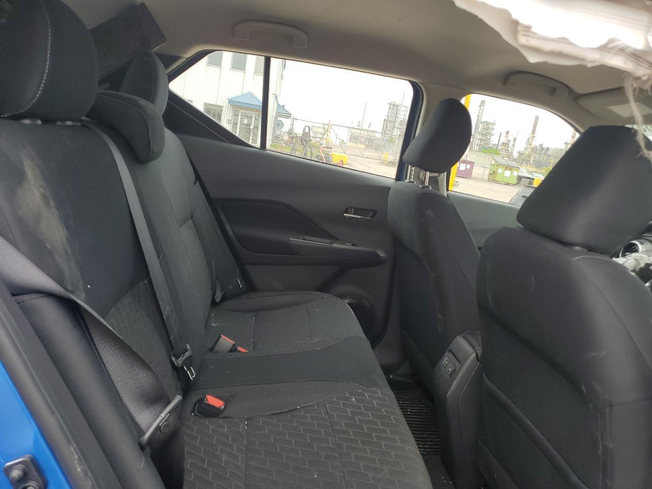 2024 NISSAN KICKS