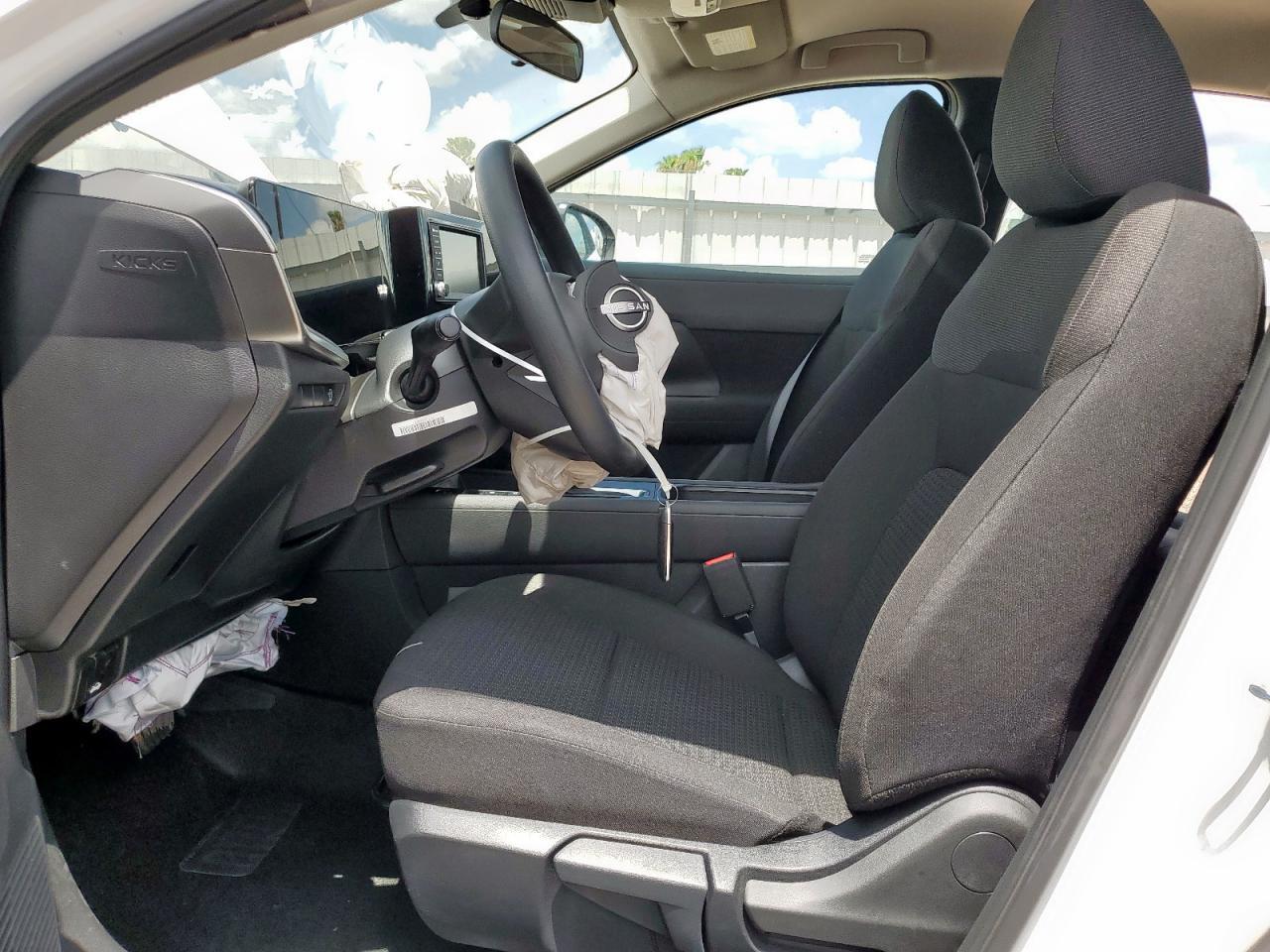 2025 NISSAN KICKS