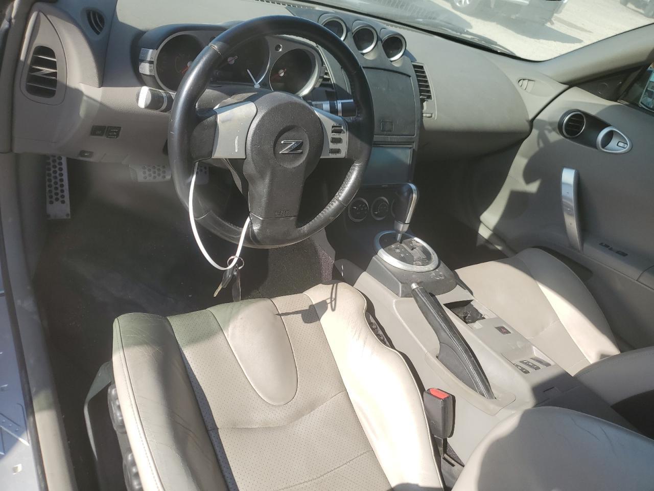 2004 NISSAN Z