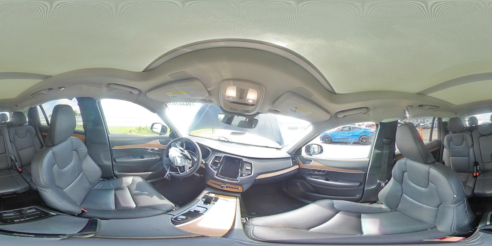 2023 VOLVO XC90