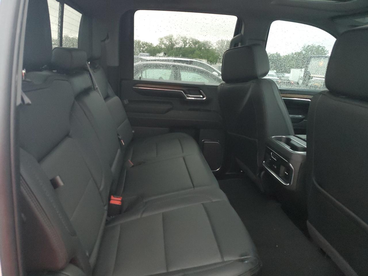 2024 GMC Sierra