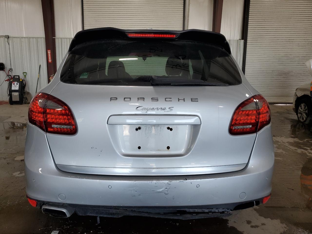 2011 PORSCHE CAYENNE