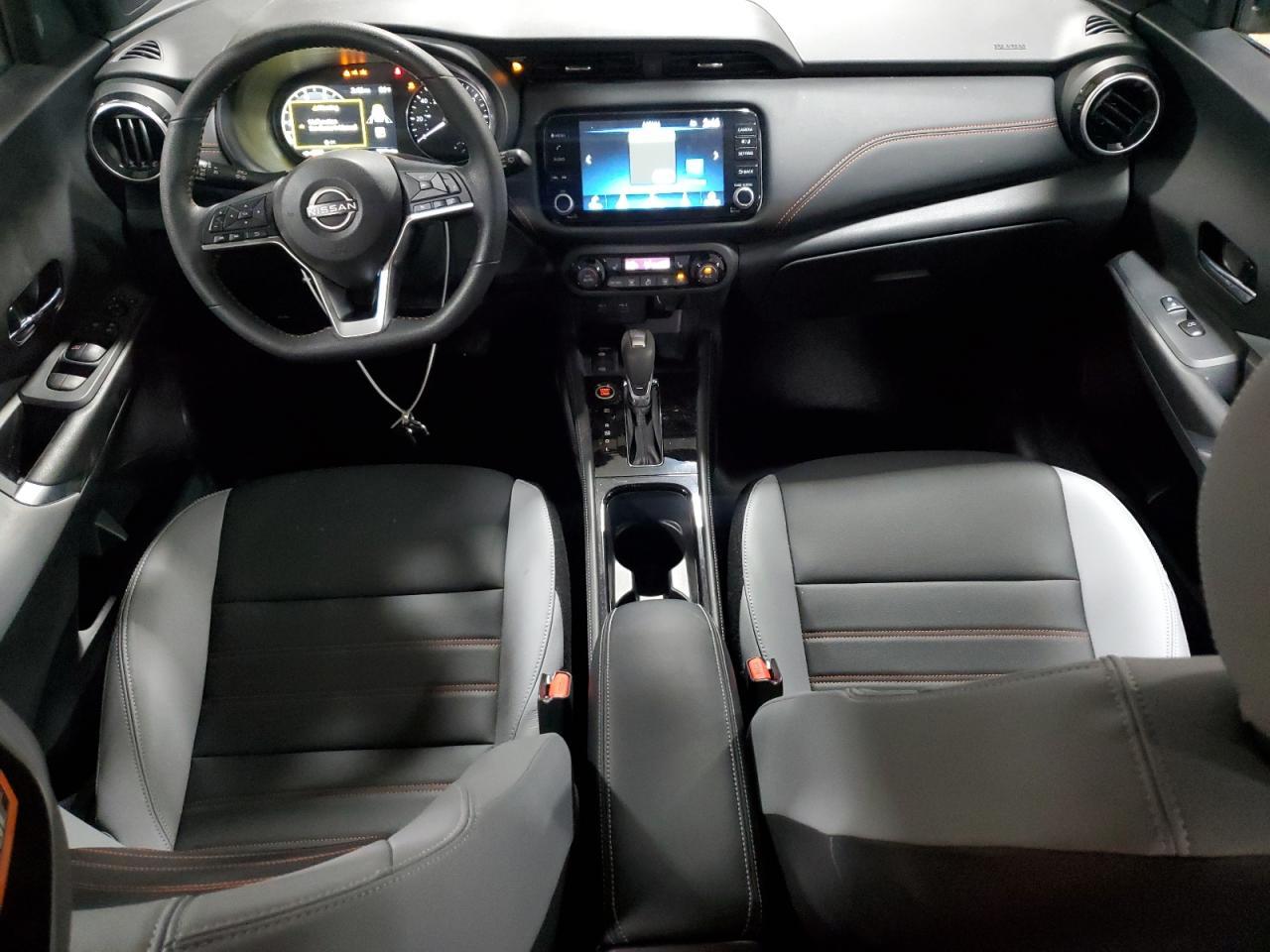 2024 NISSAN KICKS