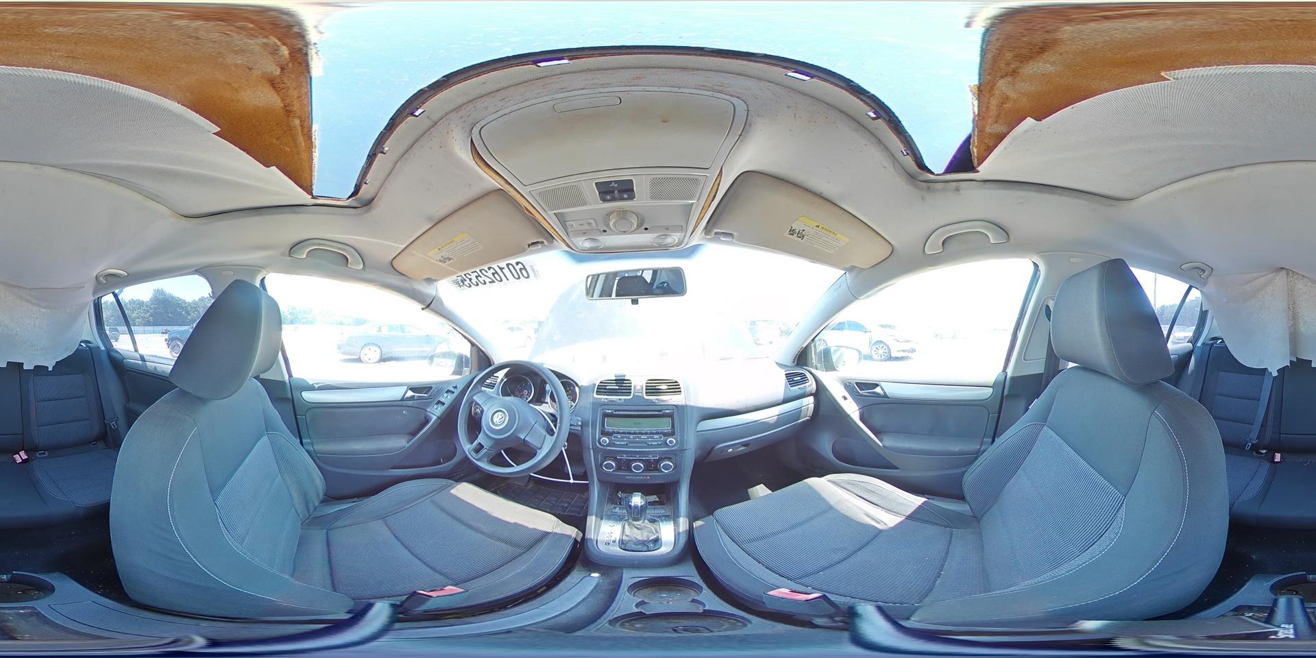 2011 VOLKSWAGEN GOLF