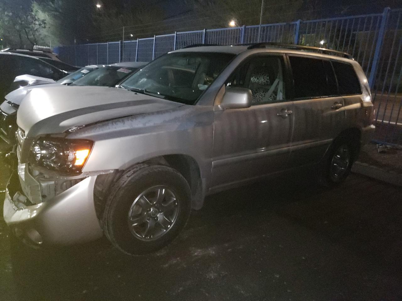 2005 TOYOTA HIGHLANDER