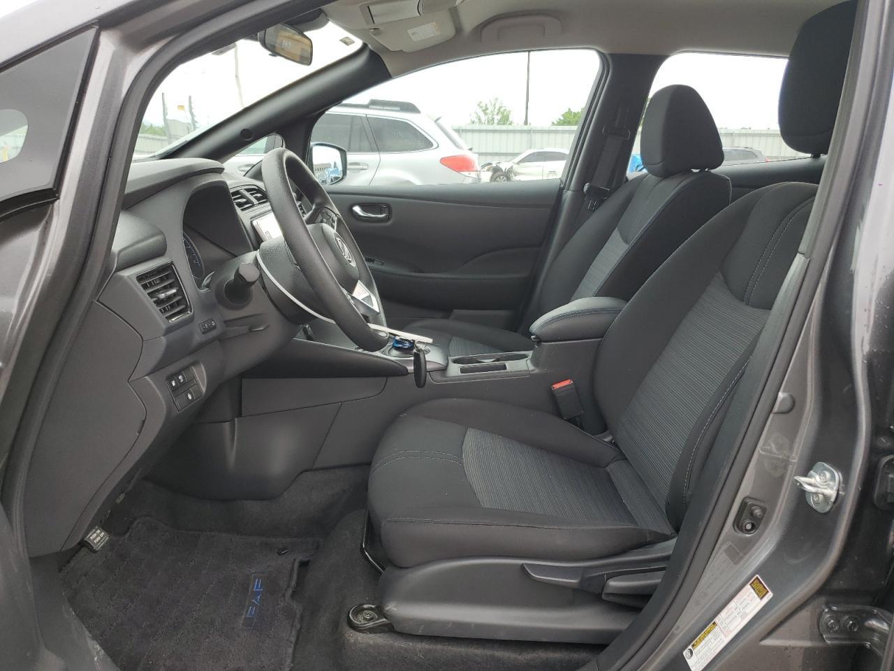 2025 NISSAN LEAF