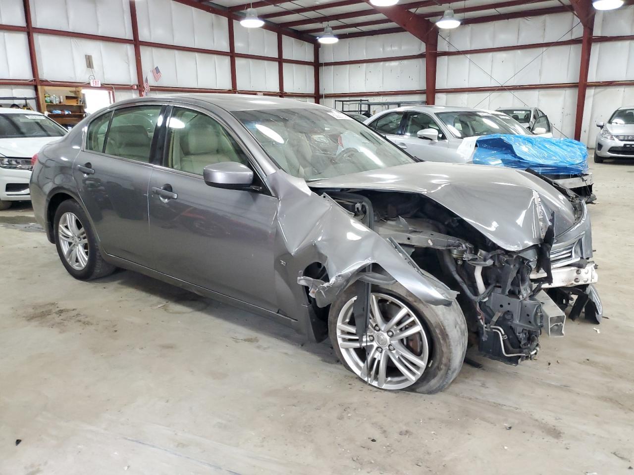 2015 INFINITI Q40